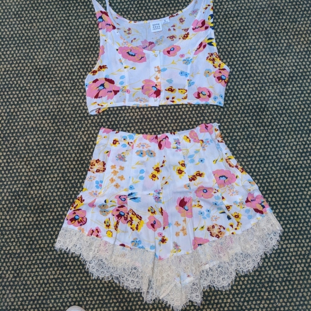 Cute revolve outfit